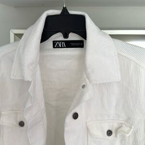 Zara size medium corduroy cream jacket only worn a few times amazing condition